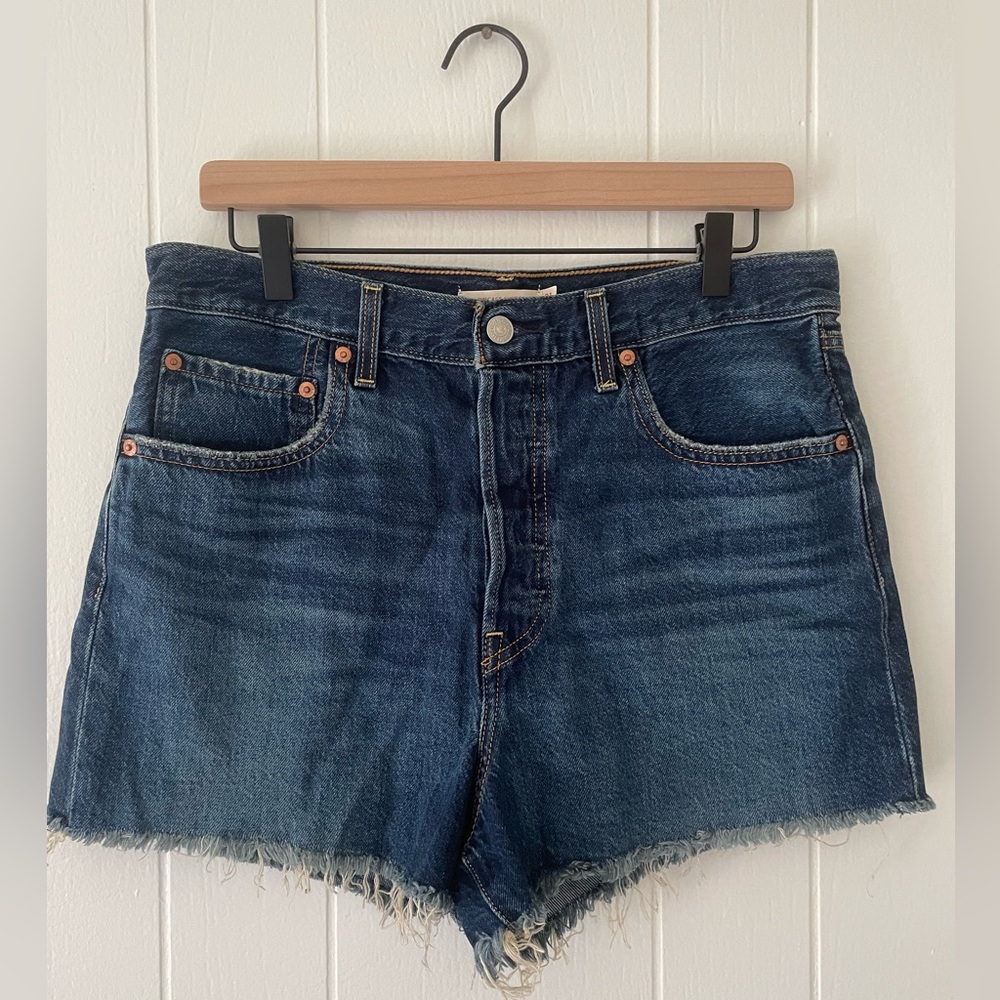 Levi’s Ribcage Denim Cut-off Shorts
